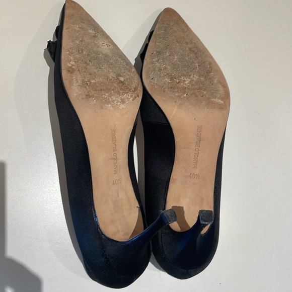 Manolo Blahnik Satin Rosetta Pumps - Picture 5 of 6